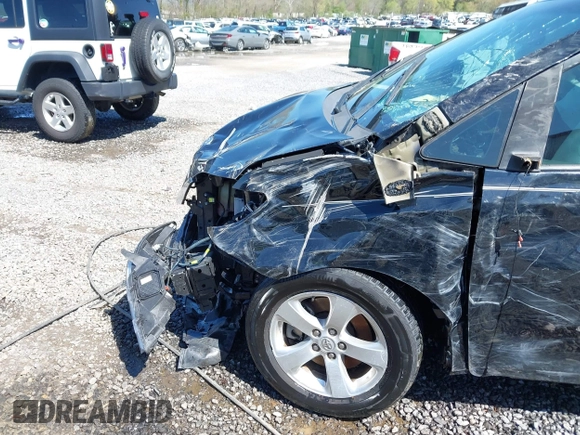 2017 Toyota Sienna LE Auto Access Seat with VIN 5TDKZ3DC6HS830933, listed as a IAAI auction lot 41973417 with 88,449 mi miles and . Bid and sale history available at DreamBid. Image 13.