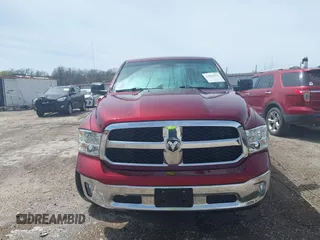 2019 Ram 1500 Express z VIN 1C6RR7FT4KS743377, wystawiony jako IAAI lot #41826173 z przebiegiem 124 972 mil mil oraz . Historia ofert i sprzedaży dostępna na DreamBid. Obrazek 13.