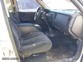 2001 Dodge Dakota Sport with VIN 1B7HG2AN21S290140, listed as a IAAI auction lot 41702251 with 350,678 mi miles. Bid and sale history available at carsss.com. Image 5.