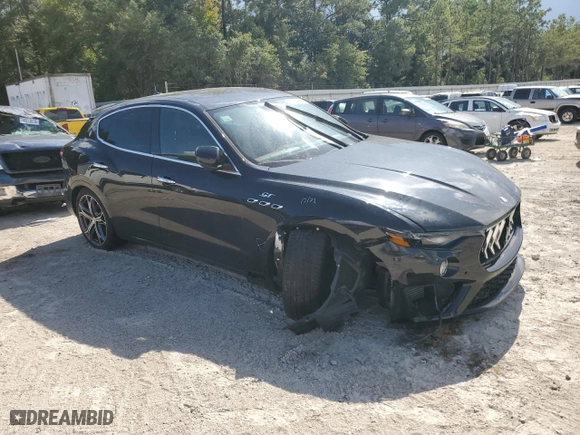 2022 Maserati Levante GT with VIN ZN661XUA9NX384716, listed as a Copart auction lot 69743654 with 0 mi miles and Salvage Title. Bid and sale history available at carsss.com. Image 4.