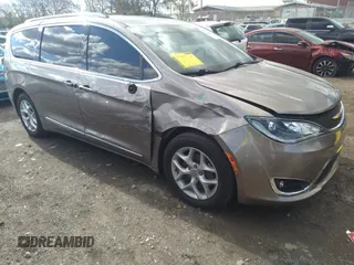 2018 Chrysler Pacifica Touring L Plus z VIN 2C4RC1EG6JR166959, wystawiony jako IAAI lot #40899876 z przebiegiem 157 452 mil mil oraz . Historia ofert i sprzedaży dostępna na DreamBid. Obrazek 1.