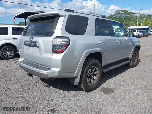 2017 Toyota 4Runner SR5 with VIN JTEBU5JR1H5443565, listed as a IAAI auction lot 41503001 with 57,183 mi miles. Bid and sale history available at carsss.com. Image 4.