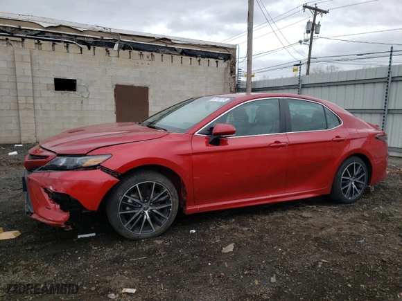 2021 Toyota Camry SE Nightshade with VIN 4T1G11AKXMU446331, listed as a Copart auction lot 52774175 with 34,629 mi miles and Salvage Title. Bid and sale history available at carsss.com. Image 1.