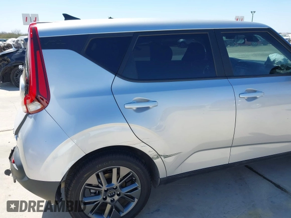 2021 Kia Soul S with VIN KNDJ23AU5M7795528, listed as a IAAI auction lot 41718018 with 75,098 mi miles and . Bid and sale history available at DreamBid. Image 19.
