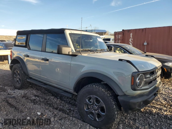 2021 Ford Bronco with VIN 1FMDE5BH2MLA90013, listed as a Copart auction lot 82587383 with 25,521 mi miles. Bid and sale history available at carsss.com. Image 4.
