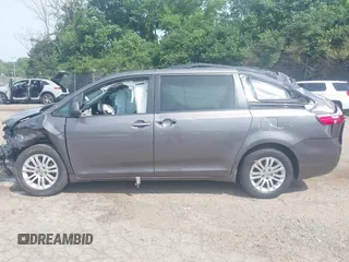 2017 Toyota Sienna XLE Auto Access Seat with VIN 5TDYZ3DC1HS778458, listed as a IAAI auction lot 42561524 with 113,960 mi miles and . Bid and sale history available at DreamBid. Image 15.