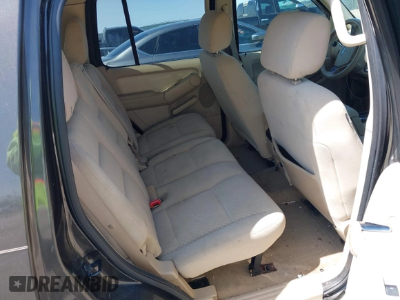 2006 Ford Explorer XLS z VIN 1FMEU62E86UA19804, wystawiony jako IAAI lot #42103063 z przebiegiem 150 466 mil mil oraz . Historia ofert i sprzedaży dostępna na DreamBid. Obrazek 8.