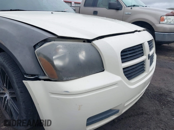 2005 Dodge Magnum z VIN 2D4FV48T35H554768, wystawiony jako IAAI lot #41885869 z przebiegiem 198 196 mil mil oraz . Historia ofert i sprzedaży dostępna na DreamBid. Obrazek 6.
