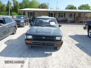 1992 Toyota Pickup with VIN JT4RN81AXN0100712, listed as a IAAI auction lot 42016872 with 124,997 mi miles and . Bid and sale history available at DreamBid. Image 6.