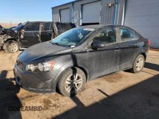 2016 Chevrolet Sonic LT z VIN 1G1JC5SH5G4167901, wystawiony jako Copart lot #50100245 z przebiegiem 107 625 mil mil oraz Szkoda całkowita • Salvage title. Historia ofert i sprzedaży dostępna na DreamBid. Obrazek 1.