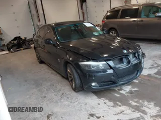 2010 BMW 3 Series 328i xDrive z VIN WBAPK5C53AA648289, wystawiony jako IAAI lot #42311795 z przebiegiem 179 400 mil mil oraz . Historia ofert i sprzedaży dostępna na DreamBid. Obrazek 1.