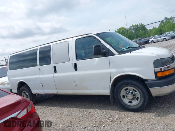 2015 Chevrolet Express Passenger LT с VIN 1GAZG1FG8F1119472, выставлен на аукционе IAAI как лот 42115275 с пробегом 248 382 миль миль и . История ставок и продаж доступна на DreamBid. Изображение 13.