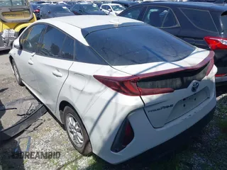 2017 Toyota Prius Plus z VIN JTDKARFP5H3052149, wystawiony jako IAAI lot #41803408 z przebiegiem Nie podano mil oraz . Historia ofert i sprzedaży dostępna na DreamBid. Obrazek 3.