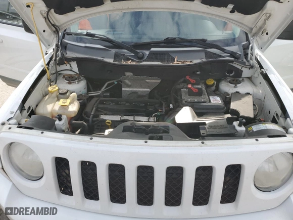 2011 Jeep Patriot Latitude with VIN 1J4NT1GAXBD271459, listed as a Copart auction lot 88576935 with 188,898 mi miles and Clean Title. Bid and sale history available at carsss.com. Image 12.