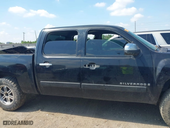 2007 Chevrolet Silverado 1500 LS with VIN 2GCEK13CX71727365, listed as a IAAI auction lot 40357043 with 1 mi miles. Bid and sale history available at carsss.com. Image 14.
