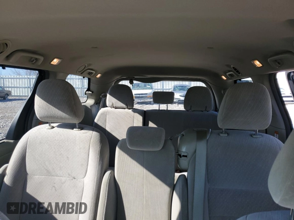2018 Toyota Sienna LE Auto Access Seat with VIN 5TDKZ3DC6JS939172, listed as a Copart auction lot 47944615 with 130,984 mi miles and Clean Title. Bid and sale history available at carsss.com. Image 10.