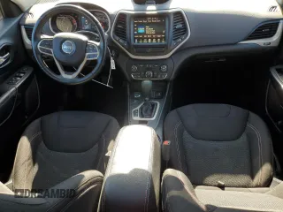 2017 Jeep Cherokee Latitude with VIN 1C4PJMCS3HW563102, listed as a Copart auction lot 46248155 with 104,937 mi miles and Clean Title. Bid and sale history available at DreamBid. Image 8.
