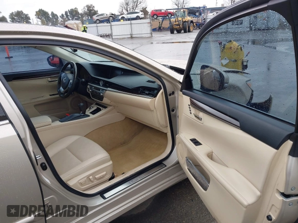 2014 Lexus ES 350 with VIN JTHBK1GG7E2105544, listed as a IAAI auction lot 41731416 with 101,483 mi miles. Bid and sale history available at carsss.com. Image 5.