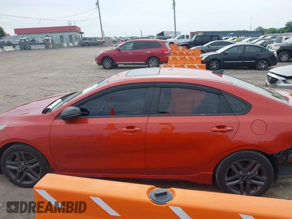 2021 Kia Forte GT-Line z VIN 3KPF34AD7ME410270, wystawiony jako IAAI lot #42259704 z przebiegiem 65 310 mil mil oraz . Historia ofert i sprzedaży dostępna na DreamBid. Obrazek 15.