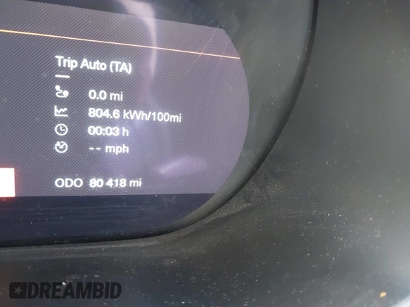2022 Polestar 2 z VIN LPSED3KA7NL059630, wystawiony jako IAAI lot #41489411 z przebiegiem 80 418 mil mil oraz . Historia ofert i sprzedaży dostępna na DreamBid. Obrazek 7.
