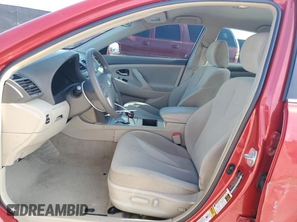 2008 Toyota Camry LE z VIN 4T1BE46K18U229183, wystawiony jako Copart lot #60221085 z przebiegiem 131 149 mil mil oraz Szkoda całkowita • Salvage title. Historia ofert i sprzedaży dostępna na DreamBid. Obrazek 7.