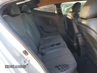 2012 Hyundai Veloster w/Gray Int с VIN KMHTC6AD2CU050738, выставлен на аукционе Copart как лот 42136435 с пробегом 151 482 миль миль и Списание • Salvage title. История ставок и продаж доступна на DreamBid. Изображение 12.