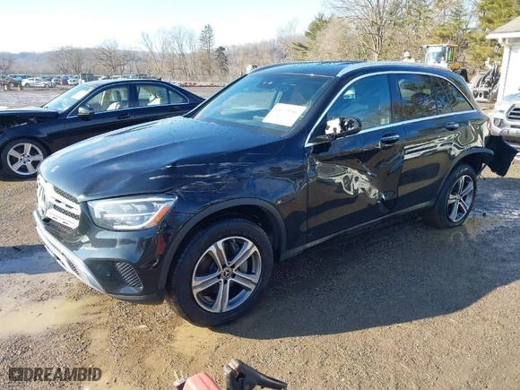 2022 Mercedes-Benz GLC with VIN W1N0G8EB2NV343237, listed as a IAAI auction lot 41639586 with 33,580 mi miles. Bid and sale history available at carsss.com. Image 2.