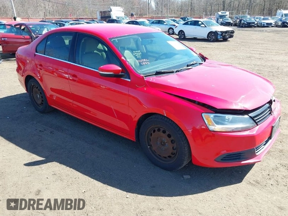 2013 Volkswagen Jetta Sedan SE with VIN 3VWDP7AJ3DM298802, listed as a IAAI auction lot 41822384 with 134,130 mi miles. Bid and sale history available at carsss.com. Image 1.