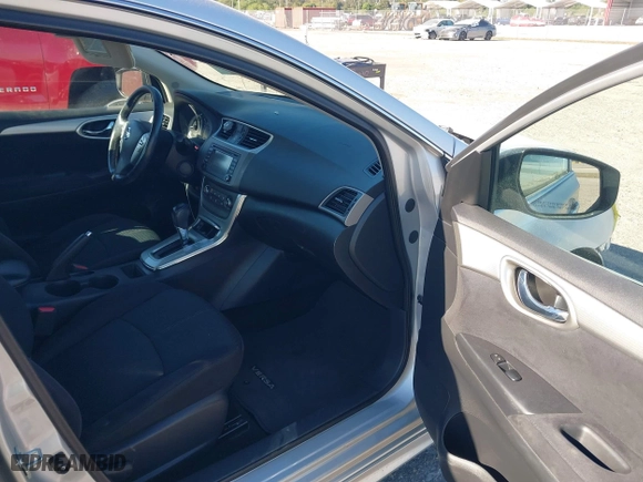 2014 Nissan Sentra SV with VIN 3N1AB7AP8EY318015, listed as a IAAI auction lot 41815001 with 88,251 mi miles. Bid and sale history available at carsss.com. Image 5.