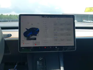 2024 Tesla Model Y с VIN 7SAYGDED5RF015208, выставлен на аукционе IAAI как лот 42723983 с пробегом 10 223 миль миль и . История ставок и продаж доступна на DreamBid. Изображение 18.