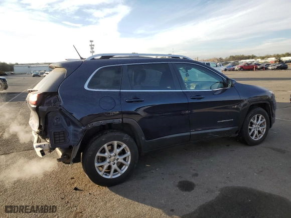 2016 Jeep Cherokee Altitude with VIN 1C4PJMCSXGW252863, listed as a Copart auction lot 88013815 with 137,492 mi miles and Salvage Title. Bid and sale history available at carsss.com. Image 3.