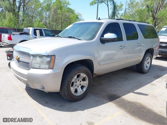 2007 Chevrolet Suburban LT with VIN 3GNFK16367G246091, listed as a IAAI auction lot 42105259 with 216,014 mi miles. Bid and sale history available at carsss.com. Image 2.