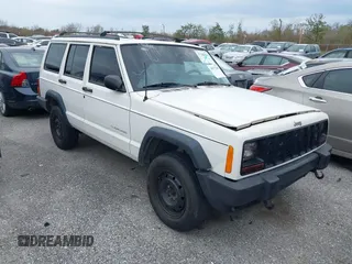 1998 Jeep Cherokee Sport with VIN 1J4FT68S5WL199283, listed as a IAAI auction lot 38377285 with 208,074 mi miles. Bid and sale history available at carsss.com. Image 1.