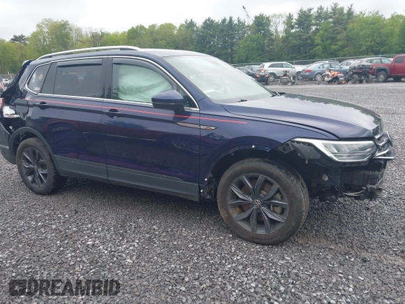 2022 Volkswagen Tiguan SE с VIN 3VV2B7AX1NM165598, выставлен на аукционе IAAI как лот 42321305 с пробегом 43 483 миль миль и . История ставок и продаж доступна на DreamBid. Изображение 1.