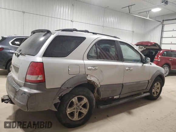 2005 Kia Sorento LX with VIN KNDJC733055350507, listed as a Copart auction lot 42380385 with 226,279 mi miles and Salvage title. Bid and sale history available at DreamBid. Image 3.