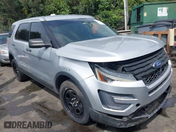 2016 Ford Police Interceptor Utility z VIN 1FM5K8AR5GGA04361, wystawiony jako IAAI lot #40237610 z przebiegiem 126 853 mil mil oraz . Historia ofert i sprzedaży dostępna na DreamBid. Obrazek 1.