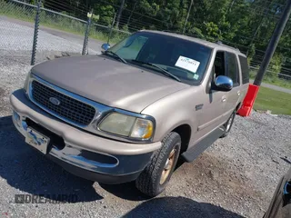 1998 Ford Expedition XLT with VIN 1FMRU17L8WLB82843, listed as a IAAI auction lot 42176011 with 185,756 mi miles and . Bid and sale history available at DreamBid. Image 2.
