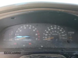 1997 Toyota 4Runner SR5 z VIN JT3GN86R9V0045678, wystawiony jako Copart lot #55056215 z przebiegiem 330 191 mil mil oraz Czysty tytuł • Clean title. Historia ofert i sprzedaży dostępna na DreamBid. Obrazek 10.