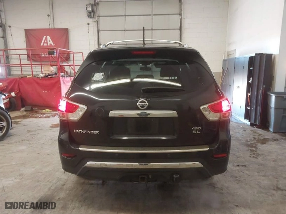 2015 Nissan Pathfinder S with VIN 5N1AR2MM0FC676437, listed as a IAAI auction lot 41561504 with 174,605 mi miles. Bid and sale history available at carsss.com. Image 16.
