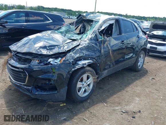 2019 Chevrolet Trax LS with VIN 3GNCJNSB5KL245380, listed as a IAAI auction lot 39913720 with 1 mi miles. Bid and sale history available at carsss.com. Image 2.