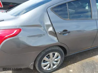 2019 Nissan Versa Sedan SV with VIN 3N1CN7APXKL827919, listed as a IAAI auction lot 41863085 with 100,997 mi miles. Bid and sale history available at carsss.com. Image 6.