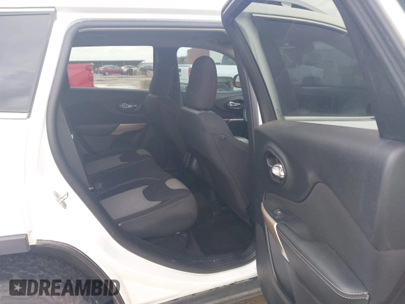 2018 Jeep Cherokee Latitude with VIN 1C4PJMCB3JD528531, listed as a IAAI auction lot 41906621 with 122,137 mi miles and . Bid and sale history available at DreamBid. Image 8.