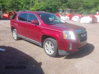 2011 GMC Terrain SLT-1 z VIN 2CTALUEC0B6391655, wystawiony jako IAAI lot #42310154 z przebiegiem 270 534 mil mil oraz . Historia ofert i sprzedaży dostępna na DreamBid. Obrazek 1.