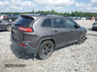 2017 Jeep Cherokee Sport z VIN 1C4PJLABXHW668362, wystawiony jako Copart lot #56319185 z przebiegiem 132 097 mil mil oraz Szkoda całkowita • Salvage title. Historia ofert i sprzedaży dostępna na DreamBid. Obrazek 3.