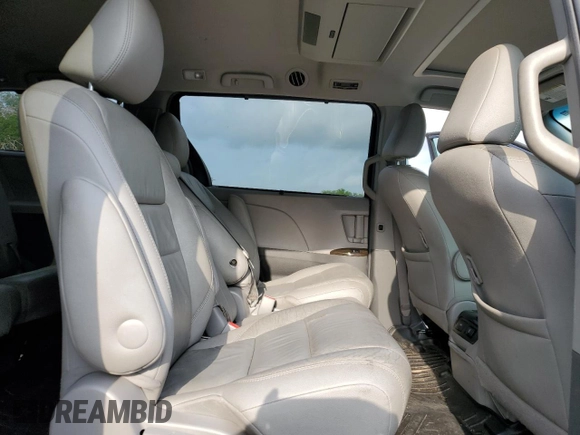 2017 Toyota Sienna XLE Auto Access Seat z VIN 5TDYZ3DC5HS772503, wystawiony jako Copart lot #54207045 z przebiegiem 158 251 mil mil oraz Szkody całkowita. Historia ofert i sprzedaży dostępna na DreamBid. Obrazek 11.