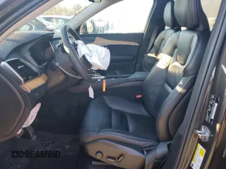 2023 Volvo XC90 Plus z VIN YV40621N6P1902576, wystawiony jako Copart lot #85297664 z przebiegiem 33 815 mil mil oraz Szkoda całkowita • Salvage title. Historia ofert i sprzedaży dostępna na DreamBid. Obrazek 7.