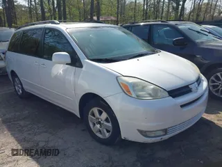 2005 Toyota Sienna XLE with VIN 5TDZA22CX5S282093, listed as a IAAI auction lot 41940538 with 293,889 mi miles. Bid and sale history available at carsss.com. Image 1.