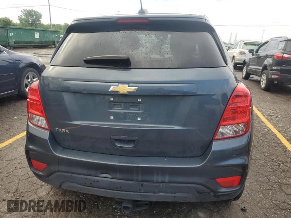 2021 Chevrolet Trax LS z VIN KL7CJKSB7MB331458, wystawiony jako Copart lot #61146094 z przebiegiem 51 419 mil mil oraz Nie do naprawy • Non repairable. Historia ofert i sprzedaży dostępna na DreamBid. Obrazek 6.