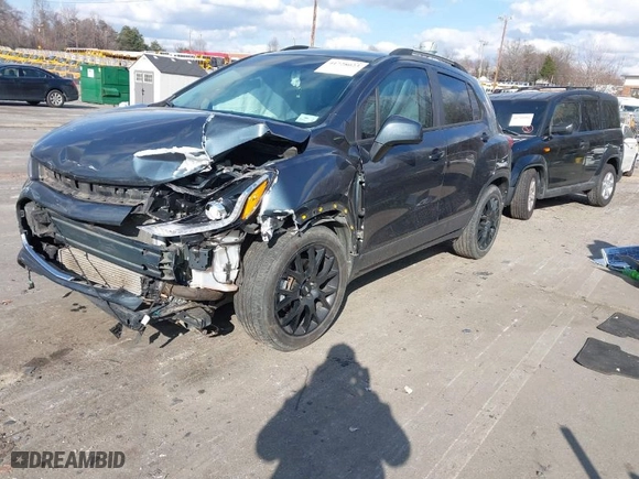 2021 Chevrolet Trax LT with VIN KL7CJLSB9MB348283, listed as a IAAI auction lot 41728023 with 83,267 mi miles. Bid and sale history available at carsss.com. Image 2.