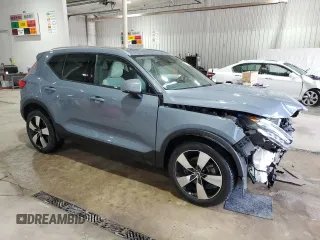2020 Volvo XC40 Momentum z VIN YV4162UK4L2200587, wystawiony jako Copart lot #55737555 z przebiegiem 32 785 mil mil oraz Szkody całkowita. Historia ofert i sprzedaży dostępna na DreamBid. Obrazek 4.